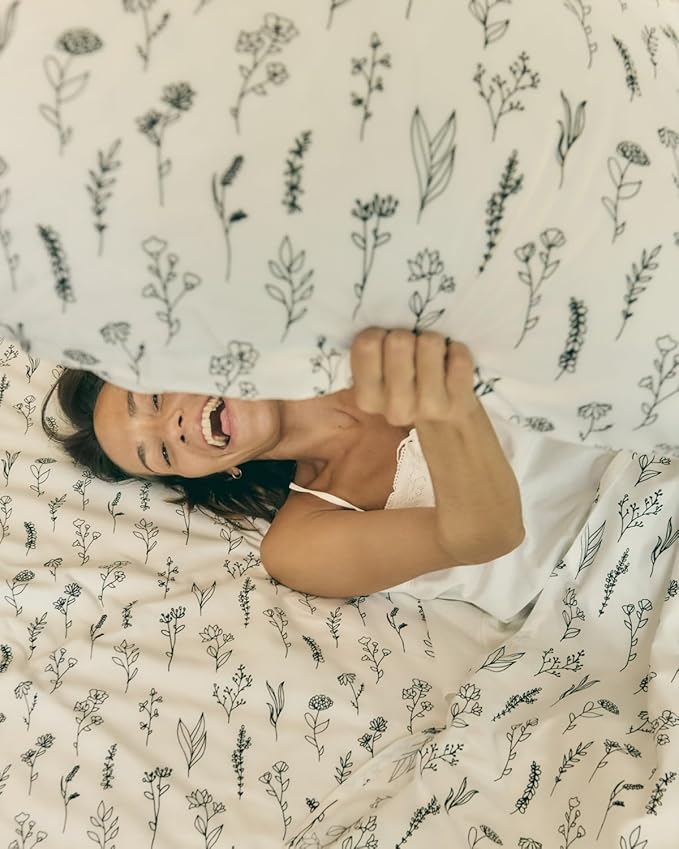 Floral Sheets - Black & White Floral Bed Sheet Set - 1 Flat, 1 Fitted & 1 Pillowcase w/ Deep Pockets - Comfy, Wrinkle & Fade Free - Boho Botanical Bedding - Breathable and Cooling - Twin XL Size Set