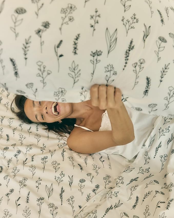 Floral Sheets - Black & White Floral Bed Sheet Set - 1 Flat, 1 Fitted & 2 Pillowcases w/ Deep Pockets - Wrinkle & Fade Free - Boho Botanical Bedding - Ultra-Soft, Breathable & Cooling - King Size Set