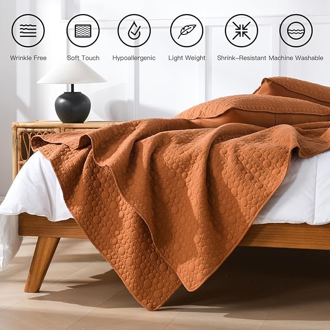 HORIMOTE HOME Quilt Set King Size Burnt Orange, Classic Geometric Spots Stitched Pattern, Pre-Washed Microfiber Chic Rustic Look, Ultra Soft Lightweight Quilted Bedspread for All Season, 3 Pieces