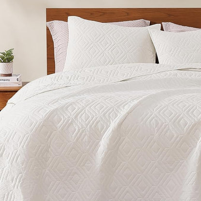 WRENSONGE Queen Quilt-3 Pieces Geometric White Bedspreads Queen Size Quilt Bedding Set for All Seasons,Soft Summer Coverlet with 2 Pillow Shams Suitable for Bed, Couch, Quilted Blanket