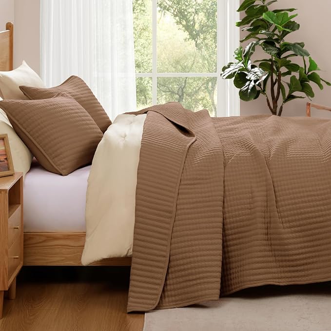 WRENSONGE Brown California/Oversized King Size Quilt Bedding Set with 2 Pillow Shams -3 Pieces Lightweight Soft Bedspreads Coverlet for All Season
