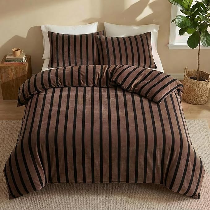 Bedbay Fleece King Comforter Set Brown Striped Bedding Set 3 Pcs Luxury Shaggy Velvet Comforter Set Soft Warm Fluffy Flannel Bedding Brown and Black Stripes King Bed Set for All Seasons
