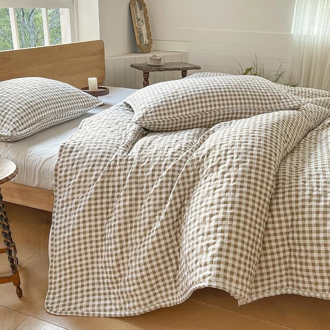 NSNLGSGC Tan Gingham King Quilt Set, Soft Pre-Washed Microfiber Taupe Plaid King Bedspread, Lightweight Checked Summer Quilt, Grid Bedding Coverlets for All Seasons (Includes 1 Quilt, 2 Pillow Shams)