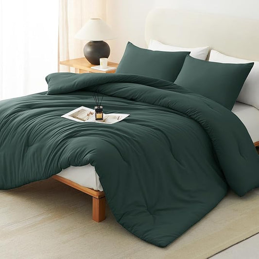 CozyLux Full Size Comforter Set Forest Green, 3 Pieces Solid Breathable Quilted Bedding Sets, Luxury Lightweight Soft Bed Set with Down Alternative Comforter and 2 Pillowcases for All Seasons