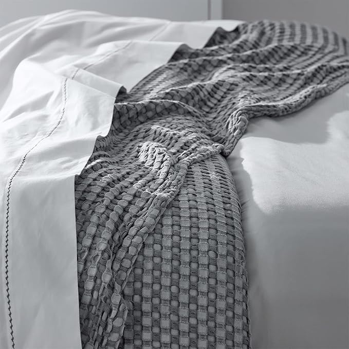 Bedsure Cooling Cotton Waffle King Size Blanket - Lightweight Breathable Blanket of Rayon Derived from Bamboo for Hot Sleepers, Luxury Throws for Bed, Couch and Sofa, Grey, 104x90 Inches