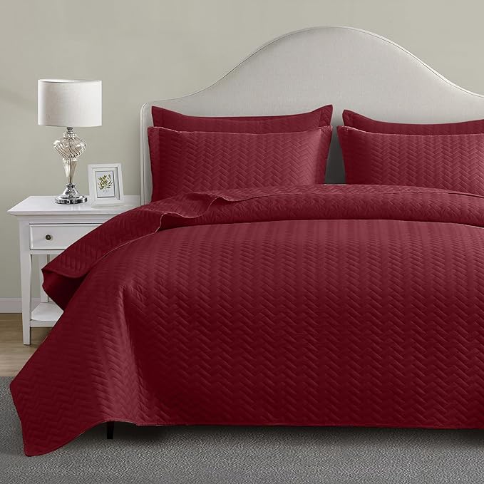 Maple&Stone Quilt Set California King Size, Lightweight Burgundy Bedspread Ultrasonic Chevron Pattern Light Coverlet for All Season Comforter Bedding Decor - 3 Piece Bed Cover Sets
