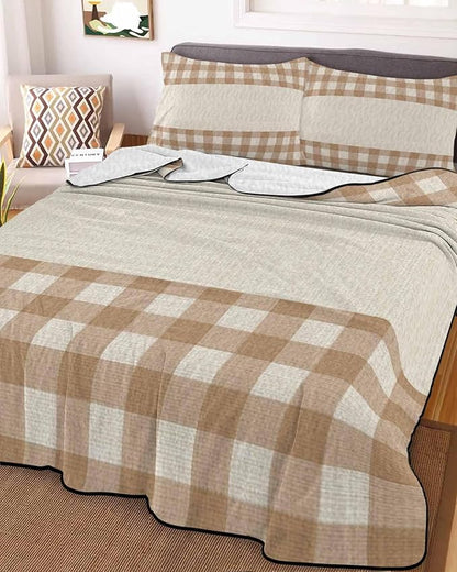 Quilts Full Size, Retro Brown Soft Comforter Bedding Set for Bed, Farmhouse Buffalo Plaid Vintage Beige Lightweight Quilted Bedspread with Pillow Cover(2 Pieces) for All Season, 78x90 Inch