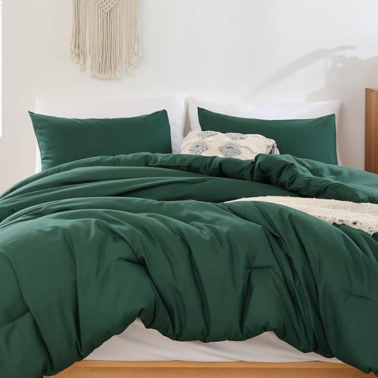 ROSGONIA Oversized King Comforter 128x120, 3pcs Super King Plus (1 Dark Green Comforter & 2 Pillowcases) Lightweight Bedding Set Quilt