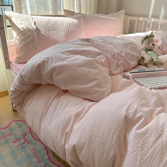 Pink Gingham Full Size Comforter Sets Fluffy Lightweight Bedding Set Farmhouse Boho Cozy Lace-Trimmed Bedding Comforter Down Alternative Microfiber Textured Plaid Comforter with 2 Pillowcases