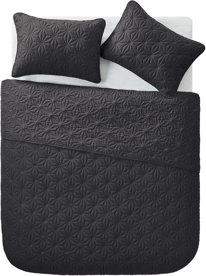 VCNY Home Grey Quilt Set for Queen Bed, 3-Piece Bedspread Coverlet and Shams, Soft Bedding Comforter Alternative for All Seasons (Kaleidoscope, Full/Queen)