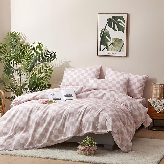 CLOTHKNOW Pink White Plaid King Size Comforter Set Grid Bedding Comforter Sets Soft Checker Geometric Comforter for Girls Women