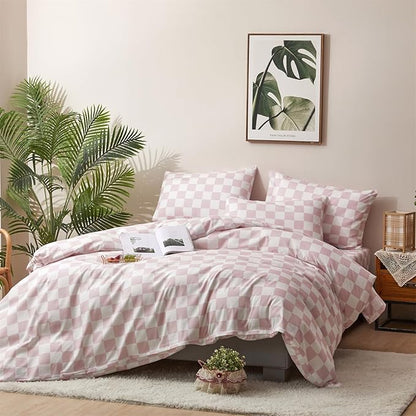 CLOTHKNOW Pink White Plaid King Size Comforter Set Grid Bedding Comforter Sets Soft Checker Geometric Comforter for Girls Women