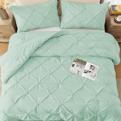 UNIKOME Queen Comforter Set Sage Green - Ultra Soft Boho Pintuck Down Alternative Bedding Set for All Seasons, 3 Pieces Lightweight Warm Pinch Pleat Bed Set with Comforter, 2 Pillowcases