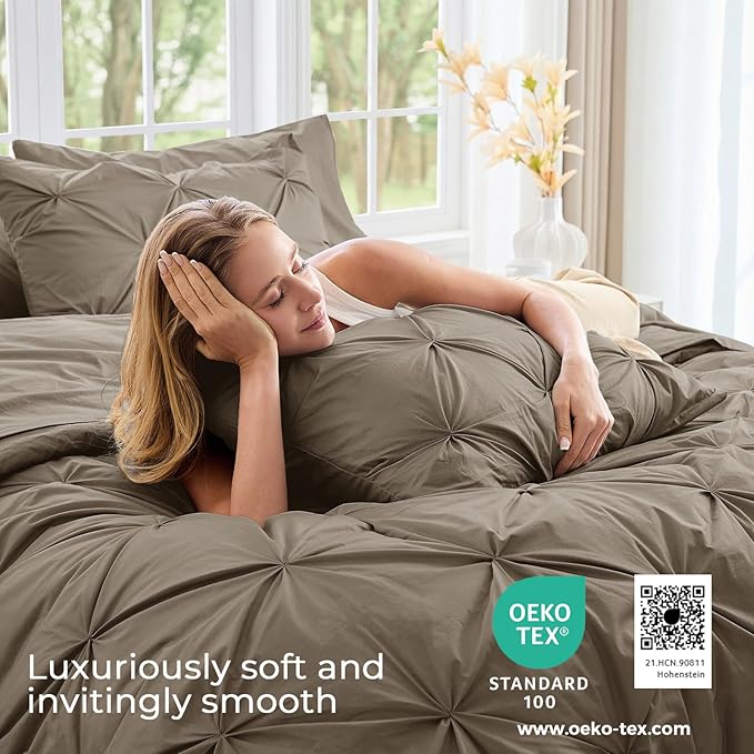 Sasttie Full Size Comforter Set, 7-Piece Bed in a Bag Double, Pintuck Bedding Set for All Season, Includes Comforter, Flat Sheet, Fitted Sheet, Pillowcases and Pillowshams, Brown