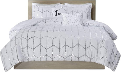 Intelligent Design Raina King/Cal King Comforter Set, Soft Microfiber, Modern Geometric Metallic Bed Set, 5 Pieces College Bedding with 2 Shams, 2 Toss Pillows White/Silver