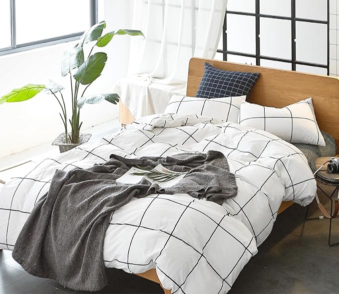CLOTHKNOW White Plaid Twin/Twin XL Comforter Set Grid Bedding Comforter Sets White Black Comforter with 2 x Pillow Cases