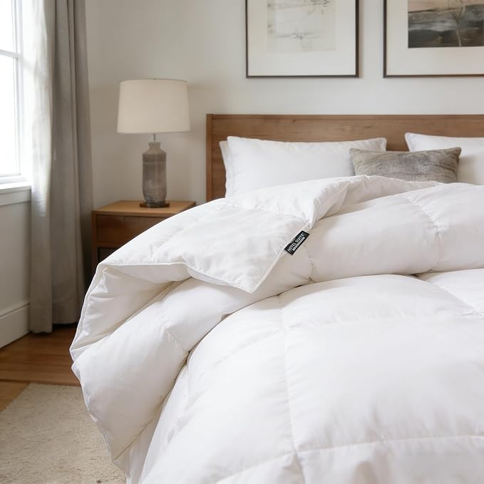 Hotel Suite Feather Down Comforter, Natural Fluffy Duvet Insert, Luxurious Hotel Collection Quilts, All Season Bedding Comforter, 100% Cotton Cover（Full/Queen Size, 88 x 88 Inch, White）