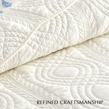 EVERGRACE 100% Cotton Scallop Quilt Set, King Size 3 Piece Set – Lightweight Bedspread with 2 Shams, Soft Prewashed Matelasse Coverlet for Cozy and Elegant Bedding, Ivory Cream
