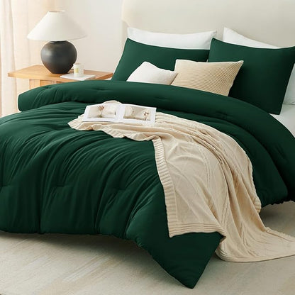 CozyLux Full Size Comforter Set Emerald Green, 3 Pieces Solid Breathable Quilted Bedding Sets, Luxury Lightweight Soft Bed Set with Down Alternative Comforter and 2 Pillowcases for All Seasons