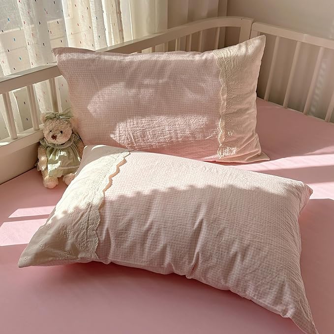 Pink Gingham King Size Comforter Set Fluffy Lightweight Bedding Set Farmhouse Boho Cozy Lace-Trimmed Bedding Comforter Down Alternative Microfiber Textured Plaid Comforter with 2 Pillowcases