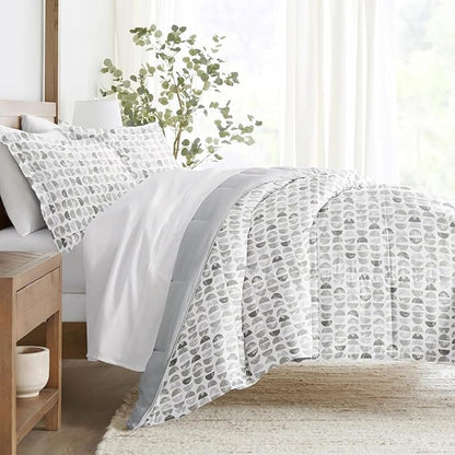 LINENS & HUTCH Comforter Set Patterned Microfiber All Season Down-Alternative Ultra Soft Bedding in Moonlight Stars - Full/Queen Moonlight Stars Light Gray