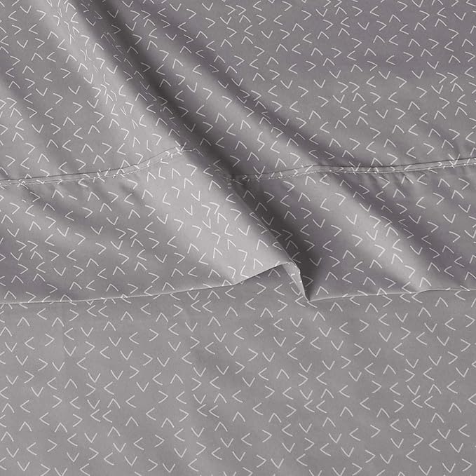 Amazon Basics Lightweight Wrinkle Free, Breathable Brushed Microfiber 4-Piece Bed Sheet Set with 14-Inch Deep Pockets, Full, Gray Arrows, Geometric