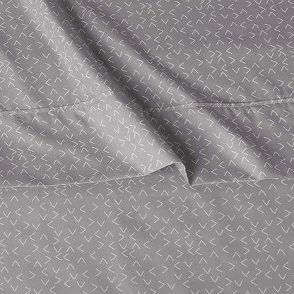 Amazon Basics Lightweight Wrinkle Free, Breathable Brushed Microfiber 4-Piece Bed Sheet Set with 14-Inch Deep Pockets, Full, Gray Arrows, Geometric