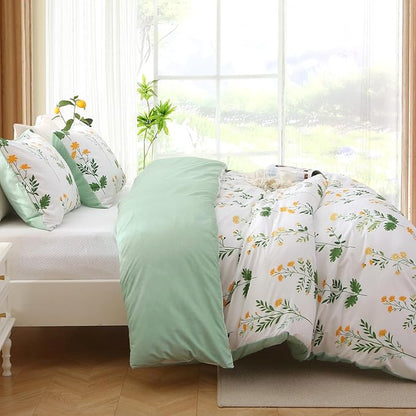 Duvet Cover Queen Size, Reversible Floral Vintage Duvet Cover Set with Zipper Closure, 3 Pieces Botanical Patterns Soft Microfiber Bedding Set (90"x90", 2 Pillow Cases, Honeysuckle Green White)