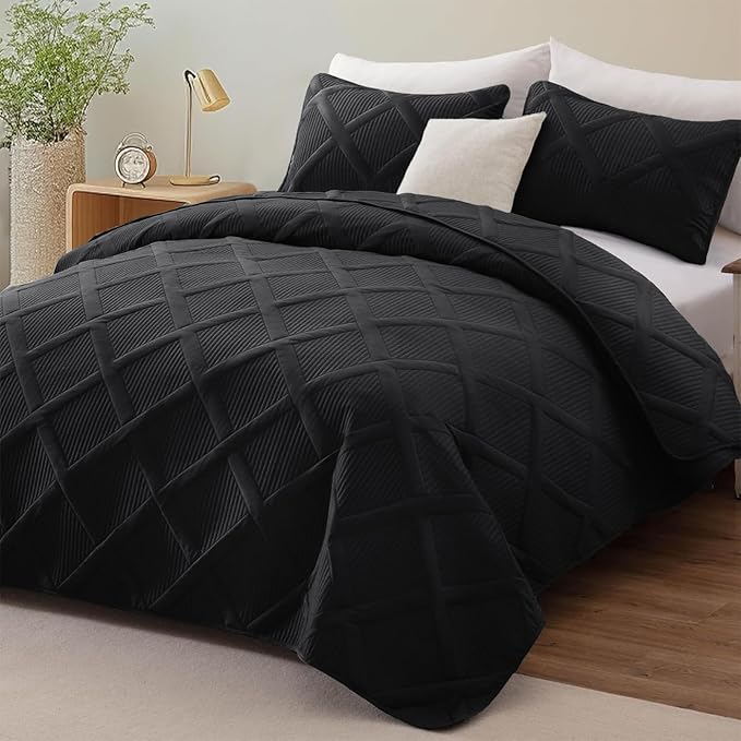 Exclusivo Mezcla King Size Quilt Set with Modern Striped Pattern, 3 Pieces Lightweight Black Quilts Bedding Set, Soft Bedspreads Coverlets for All Seasons