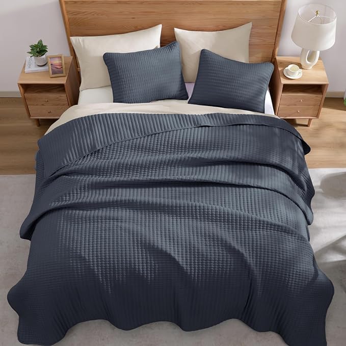 WRENSONGE Blue Grey California/Oversized King Size Quilt Bedding Set with 2 Pillow Shams -3 Pieces Lightweight Soft Bedspreads Coverlet for All Season