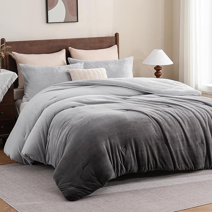 Bedbay Ombre Gray Velvety Fleece Comforter Set King Size Ultra Soft Plush Bedding Gradient Grey Thick Warm Cozy Winter Quilt Set with 2 Pillowcases Luxury Velvet Flannel Bedding Set 3 Pcs