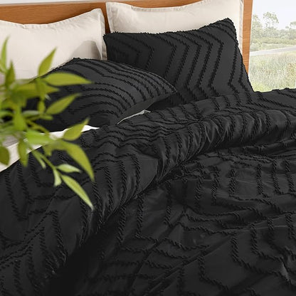 Litanika Black Queen Size Comforter Sets, 3 Pieces Lightweight Chevron Tufted Bedding Comforter Set, Fluffy Down Alternative Comforter Bed Set Gift Choice (90x90In Comforter and 2 Pillowcases)