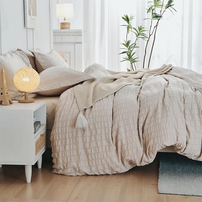 HYMOKEGE Beige Duvet Cover King Size, Ultra Soft 3-Piece Seersucker Duvet Cover Set with Zipper Closure, Soft Brushed Microfiber Bedding Set with 8 Corner Ties (104"x90", 2 Pillowshams)