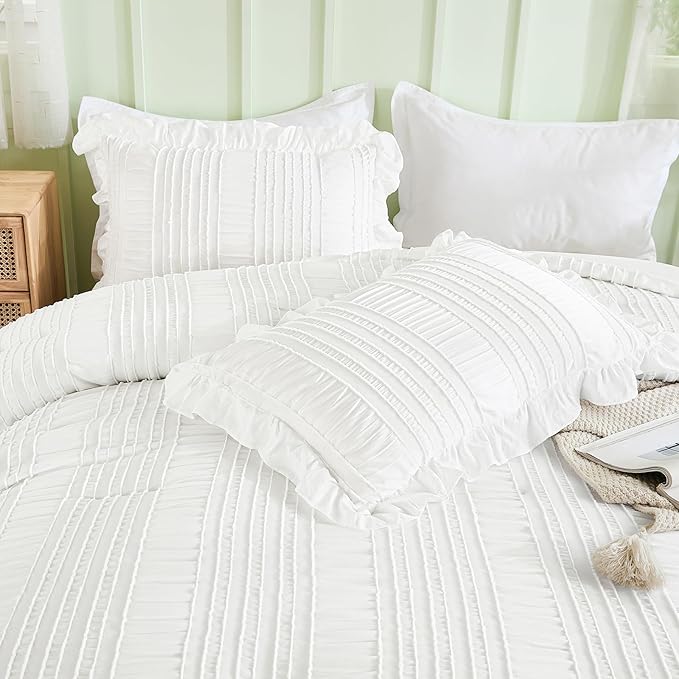 WONGS BEDDING White Queen Comforter Set,Boho Ruffle Comforter for Queen Bed,Soft Seersucker Shabby Chic Bedding Set with 1 Comforter,2 Tufted Pillowcases 90"×90"