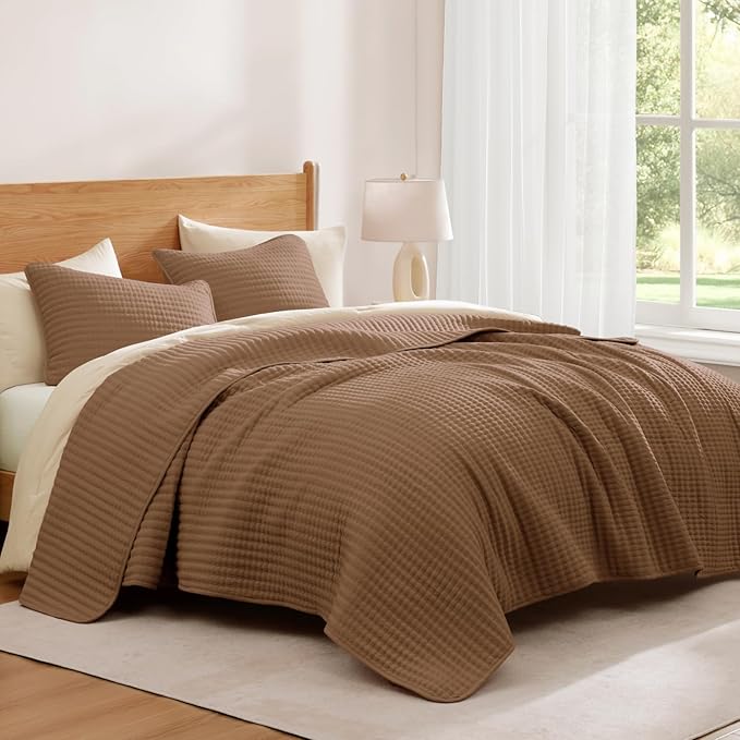 WRENSONGE Brown California/Oversized King Size Quilt Bedding Set with 2 Pillow Shams -3 Pieces Lightweight Soft Bedspreads Coverlet for All Season