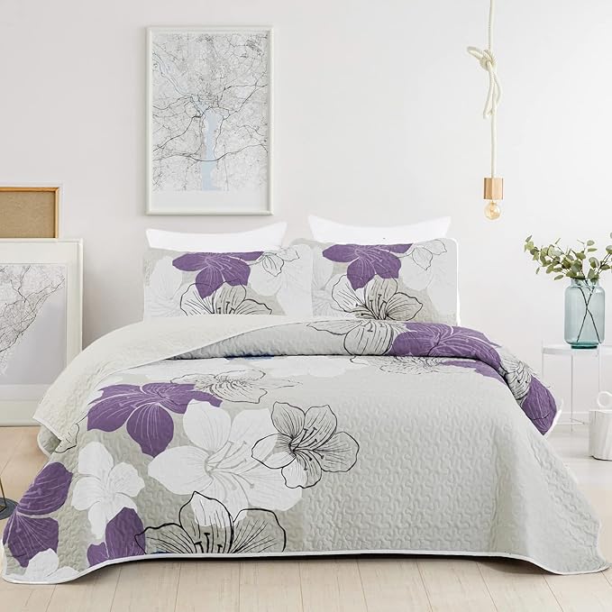DJY 3 Pieces Quilt Set Queen Purple Floral Pattern Quilt Coverlet Set Elegant Boho Lily Bedspread with 2 Pillow Shams Breathable Microfiber Bedding Quilt Set All Season (Purple, 90"x96")