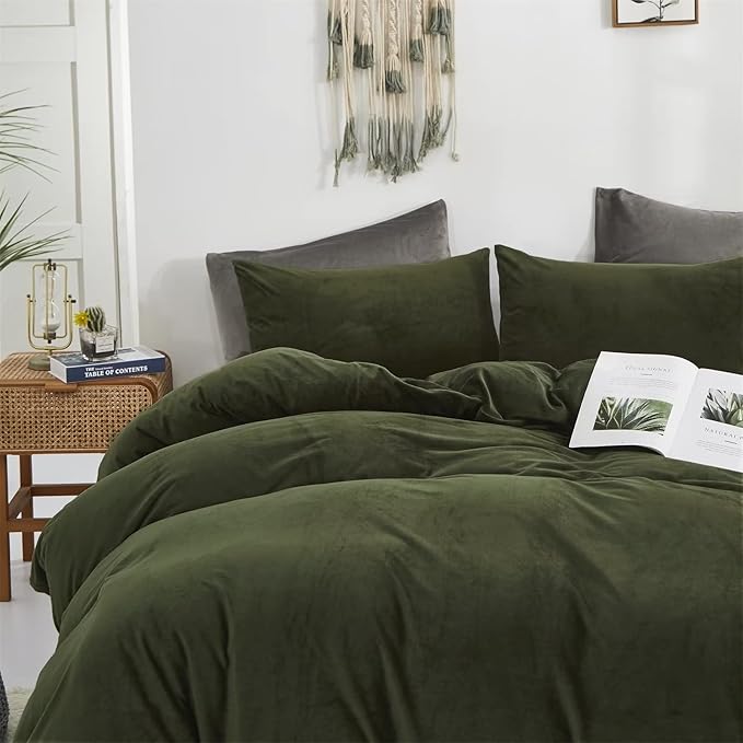 Houseri Olive Green Velvet Comforter Set Queen Fluffy Army Bedding Sets Size Dark Sherpa Puffy Military Bed Flannel Warm Color Blanket Queen(90''*90''-Comforter)