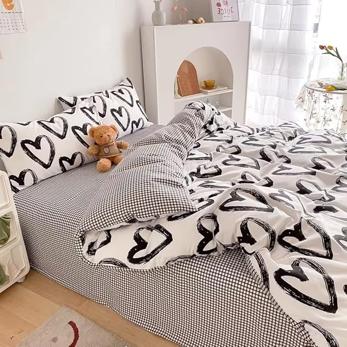 CLOTHKNOW Black White Comforter Set Twin/Twin XL Love Shaped Bedding Comforter Sets Black Grid Comforter Kawaii Comforter with 2 x Pillow Cases