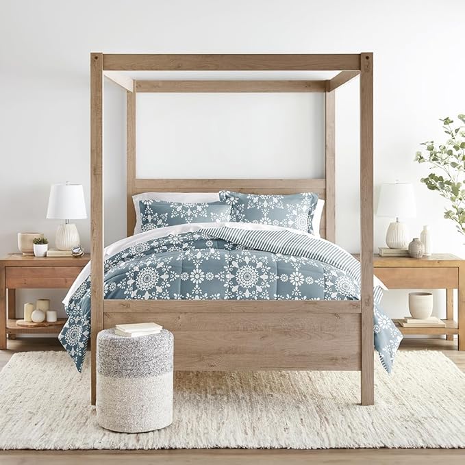 LINENS & HUTCH Comforter Set Patterned Microfiber All Season Down-Alternative Ultra Soft Bedding in Daisy Medallion - Full/Queen Daisy Medallion Light Blue