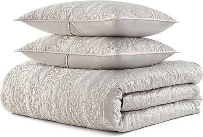 Martha Stewart - Queen Size Quilt Set, Soft & Smooth Sateen Bedding with a Light and Breathable Feel, 3 Piece Bed Set with Matching Pillowcases (Fern Embroidery Grey)