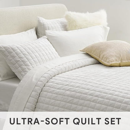 RECYCO Luxury Velvet Quilt Set, California King 118'' x 106'' Oversized Bedspread, Ultra Soft Velvet Comforter, Lightweight Box Stitch Bedding Sets for All Season, with 2 Shams, Bright White