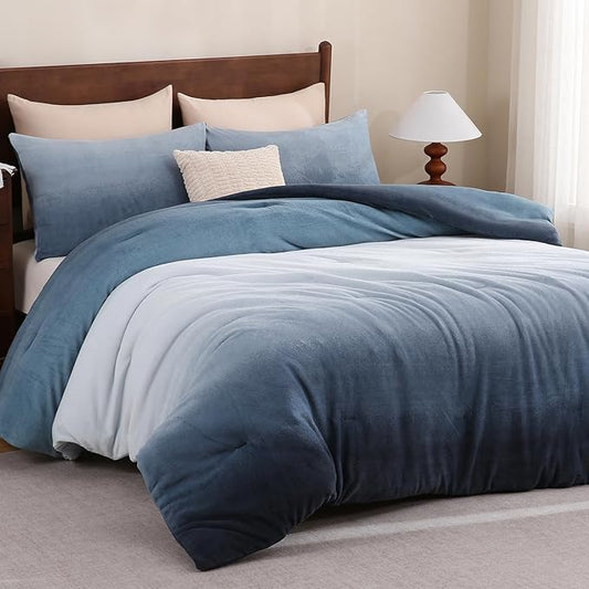 Bedbay Blue Gradient Plush Fleece Comforter Set Queen Size Ultra Soft Velvety Bedding Lightweight Warm Cozy Ombre Quilt Set Reversible Fleece Fluffy Comforter 3 Pcs with 2 Pillowcases