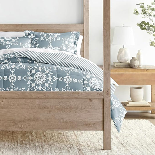 LINENS & HUTCH Comforter Set Patterned Microfiber All Season Down-Alternative Ultra Soft Bedding in Daisy Medallion - Full/Queen Daisy Medallion Light Blue