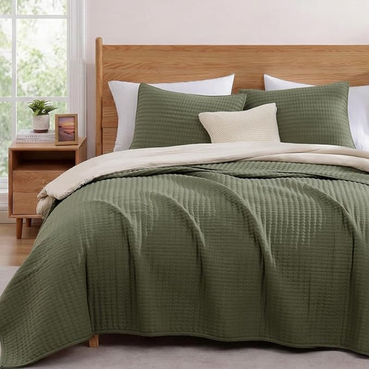 WRENSONGE Olive Green California/Oversized King Size Quilt Bedding Set with 2 Pillow Shams -3 Pieces Lightweight Soft Bedspreads Coverlet for All Season