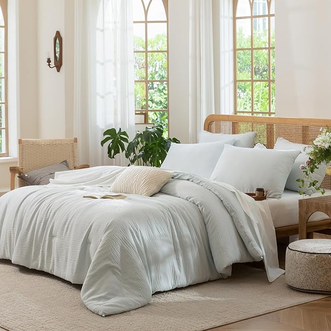 Queen Comforter Set Glacier Blue, 3 Pieces Double-Layer Crinkle Gauze Soft Bedding for All-Season Lightweight Warmth with 2 Pillowcases