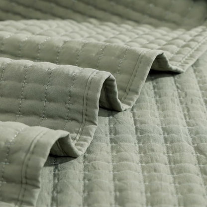 WRENSONGE King Size Quilt-3 Pieces Lightweight Bedspreads Sage Green King Quilt Bedding Set for All Seasons, Soft Summer Coverlet with 2 Pillow Shams Suitable for Bed, Couch, Quilt Blanket
