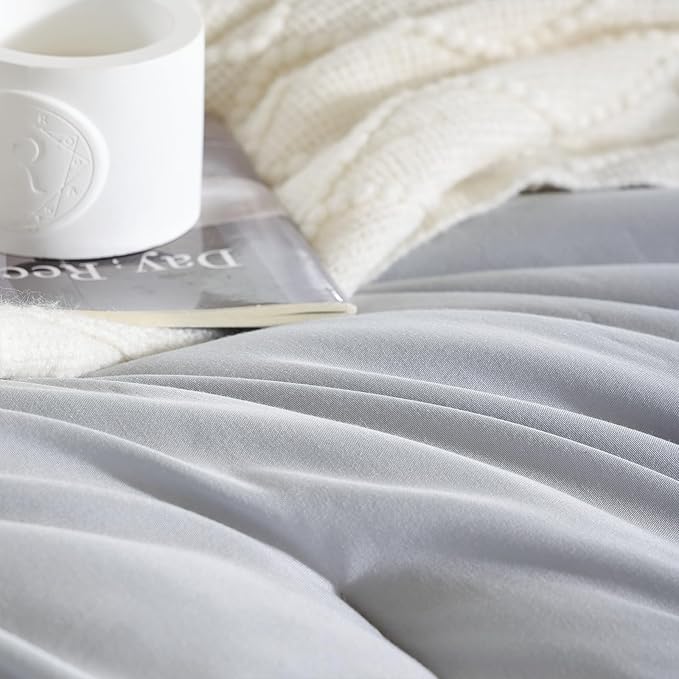 weigelia Full Size Comforter Modern Light Grey 3PCS Microfiber Bed Comforter Sets for All Season Comforter for Men, Women and Girls Soft Lightweight Bedding Set
