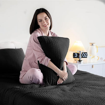 KASENTEX Queen Quilt Set 90"x90" – Soft Washed 3-Layer Lightweight Bedspread, Minimalist Nordic Design, All-Season Spring & Summer Quilt Set (1 Quilt + 2 Pillow Shams), Jet Black