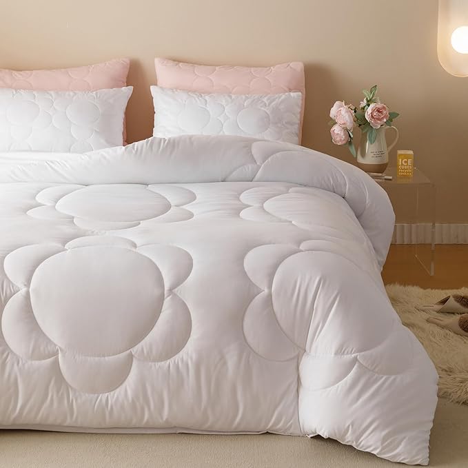 KAREVER White Flower Comforter Twin Sunflower Print Bed Twin Comforter Set 3 Pieces White Floral Comforter Set for Boys Girls Teens Bedroom Decor All Season Hotel Quality Comforter Set