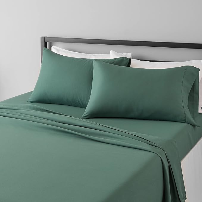 Amazon Basics Lightweight Super Soft, Breathable Brushed Microfiber 4-Piece Bed Sheet Set, Wrinkle Resistant with 14-Inch Deep Pockets, Queen, Emerald Green, Solid